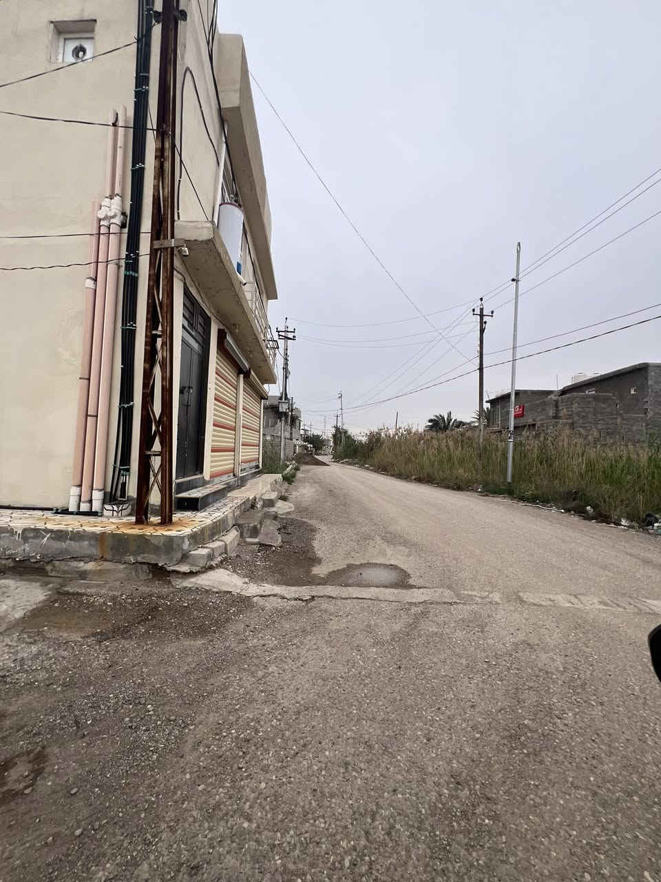 قطعه متوفرة موقع دور الزراعة الثانية
سلام عليكم  القطعه لمساحة 150 متر. وجه 8 نزال 19 
خدمات كامله مي كهربا تبليط 
وبيها معامله تطويب ورقم 

السعر 35 وبيها مجال بسيط 

موقع دور الزراعة الثانية من تعبر البزل اخرب مدخل 
من يم الحداحده 

الاتصال عل رقم 

***********
