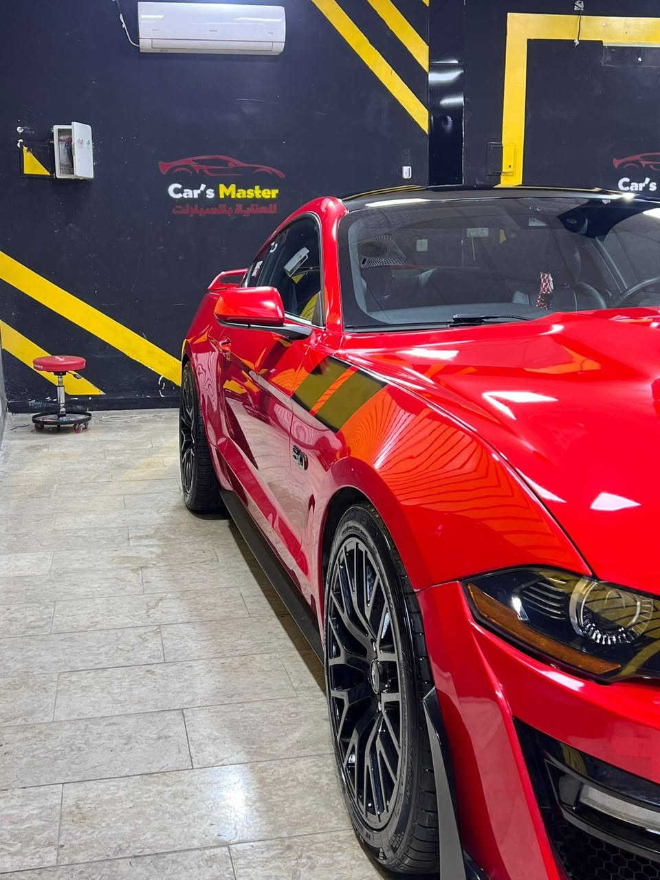 #موستنك_GT_اوتو_10_نمر_بسعر_كورلا_بعدك

#شاب_ظالم_نفسك_ليشش

للبيع – فورد موستنك 2021 GT Performance Package

‎• محرك 5.0 V8
• بدون إيرباك (فقط بردة)

• صبغ 5 قطع – طخات خفيفة، ماكو ضربة قوية
• التقرير قديم
• بيها لويات STEEDA من أمريكا
• شوتة GT350
• الدبل كهرباء 
• كيجات بالوسط
• ⁠بك لايت سموك اصلي بلادي اجه بيها 
مواصفات GT Performance Package (كاملة)
• MagneRide Suspension (دبل مغناطيسي)
• بريكات Performance أكبر وأقوى
• فجوج أعرض من العادية (تماسك أعلى)
•  ويل تو سايز بلادي 
• دفرنس Limited Slip
• نظام تعليق رياضي
• ثبات وتحكم أعلى باللفات
• وضعيات قيادة: Normal / Sport / Track
• إحساس تراك حقيقي مقارنة بالـ GT العادية

🔧 الحالة الحالية:
• كلشي مبدل جديد ومصروف عليها
• ماكو أي نقص غير دبل صفحة السائق فقط مدا الكي الصراحهز
• الباقي كله جديد لكن تحت الاستخدام
ملاحظات
تبقى ملاحظات بسيطة بالبدي لأن السيارة مو زيرو
السيارة جاهزة للفحص

ماشيه 65km

رابط صور ضرر
https://www.basha-auctions.com/TestConditionalReport.aspx?CarID=30643

مكانه البنوك

***********

#السعر_الطلب_في_التعليقات
