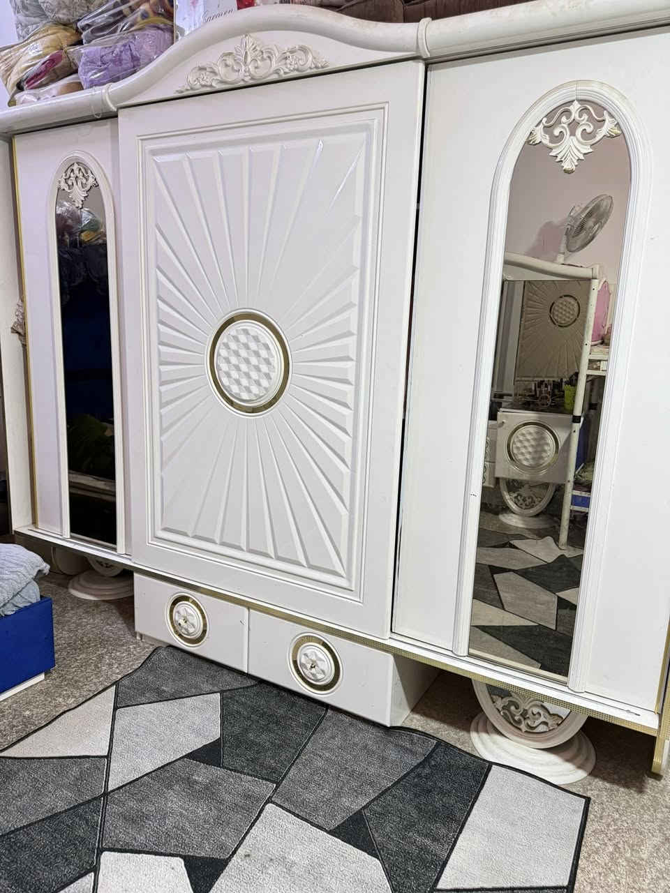 غرفه نوم تركي نضيفه كلش مكاني جزيره باب الهوه سعرها مليون
رقمي ***********
