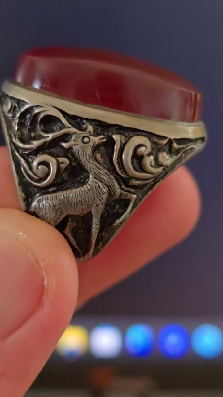 عقيق يماني كبدي
قلم محسن جنكي .. تقييم السعر اذا أمكن


**إذا كنت صاحب هذا الإعلان وتريد حذفه لأي سبب، رجاءا أرسل رسالة إلى الدعم الفني**