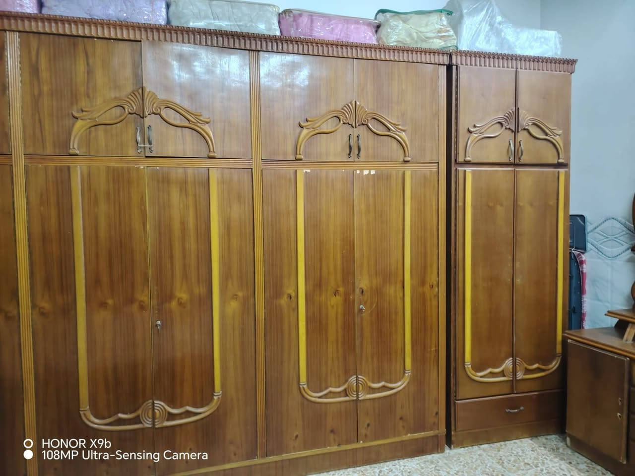 غرفه للبیع السعر 700وبي مجال ***********

