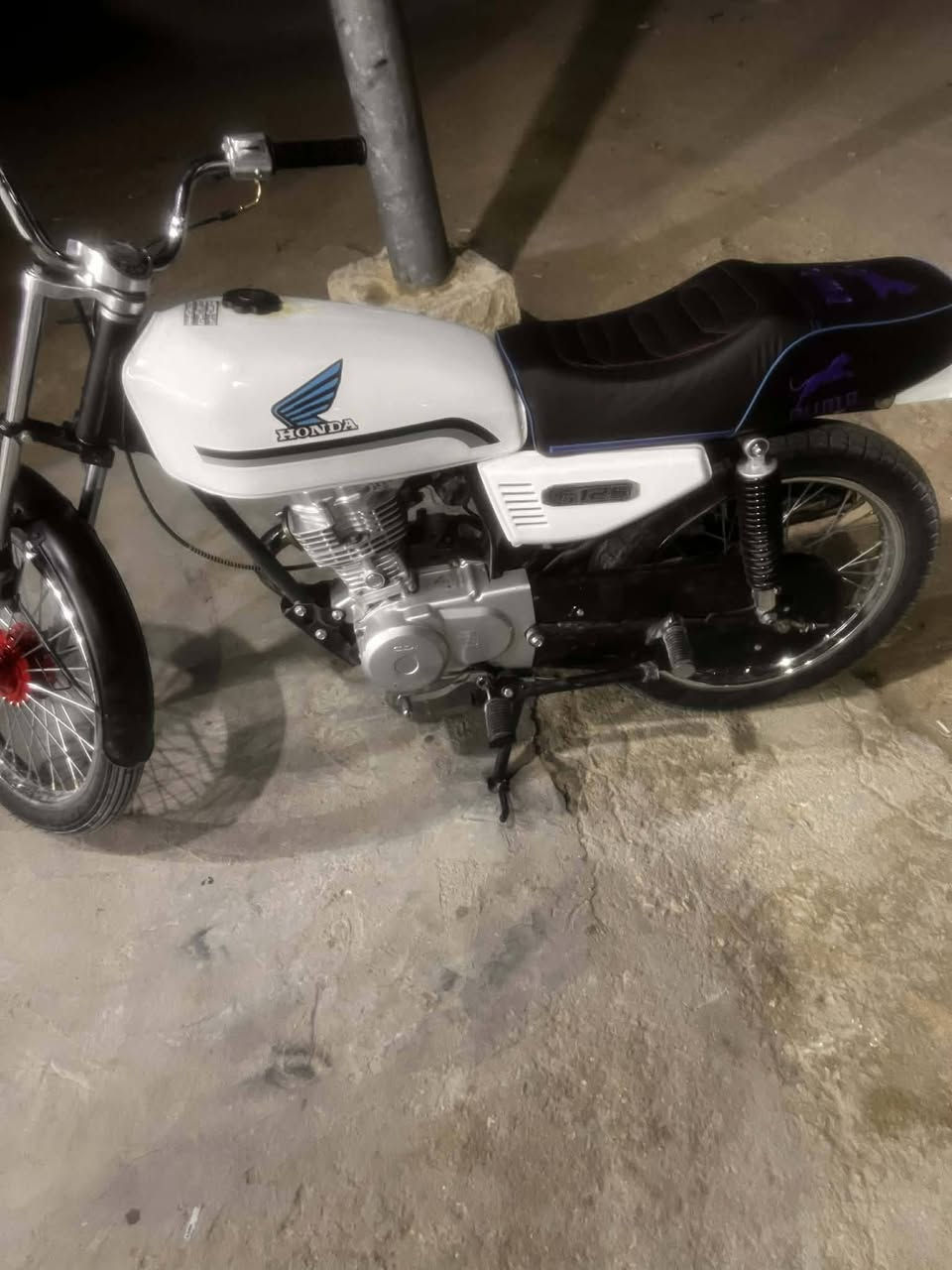 دراجه اربعه كير كلك مكفوله مكان كربلاء 
المكيانه شنابجه السعر 450 مجال قليل 
***********
