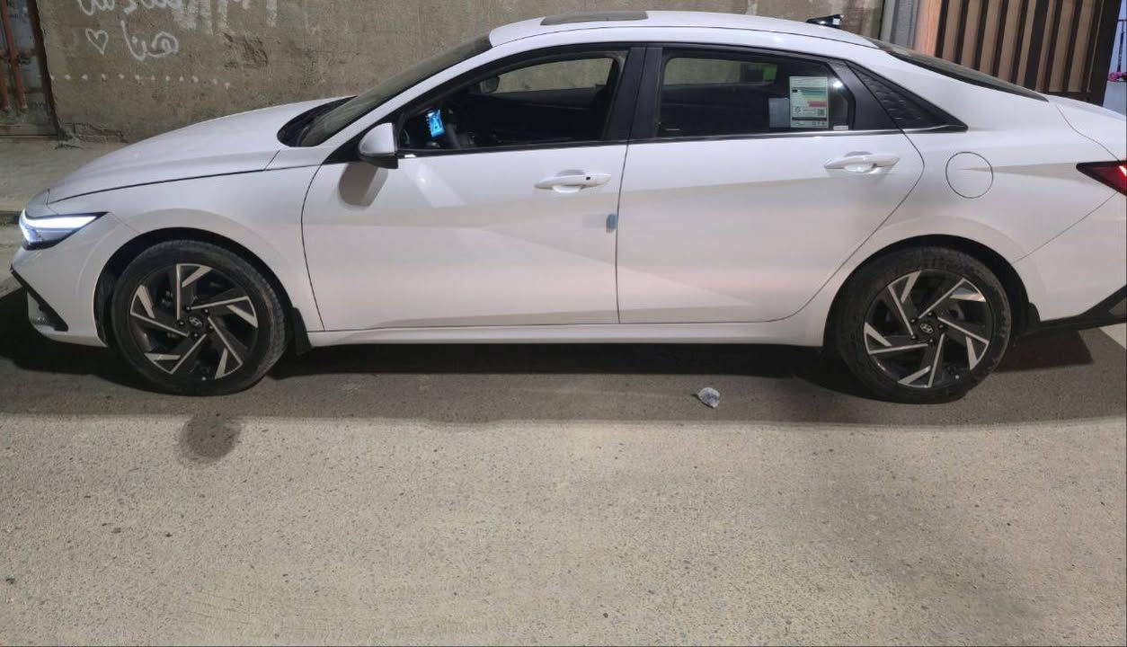 السلام عليكم ورحمه الله وبركاته 

السياره: النترا 2024 خليجي كوري اصل
وليس تجميع صيني 

المحرك : 2.0

المكينه: دوش

السياره فوول مواصفات للاخير 
كفاله عامه من كلشي بدون أي نقص 
والسياره نظيفه كللش

المواصفات: 

الترحيب عن الاقتراب

تشغيل عن بعد 

بصمه

دخول ذكي

جنطه ذكيه 

تحكمات ستيرن فول 

اوامر صوتيه 

فتح الجام سائق عن بعد من خلال البصمه 

عداد ديجتال ثلاث الوان

نظام تراكشن 

فتحه سقف سلايد

ويل كب كروم حجم 17 

حساس امامي 

حساس خلفي

حساس ضغط الاطار

المري شفط 

كامره خلفيه دواره

تبريد قطعتين خلفي

شحن وايرليس 

ليد نهاري + لايت زينون عالي و ناصي

انظمة القياده:  Eco Normal Sport  Smart

سنويه جديده 2029  

عداد المشي : 22 الف

رقم سياره بغداد الانكليزي الجديد ب اسمي
شركة الاولى موترز 

السعر : 190 وبي مجال للشراي وتدللون 

العنوان: النجف الاشرف

للاتصال والاستفسار:  الاتصال على *********** 
متوفر واتساب
