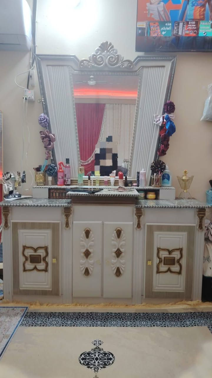 غرفه عراقي تصميم تركي
للبيع تواصل ***********
