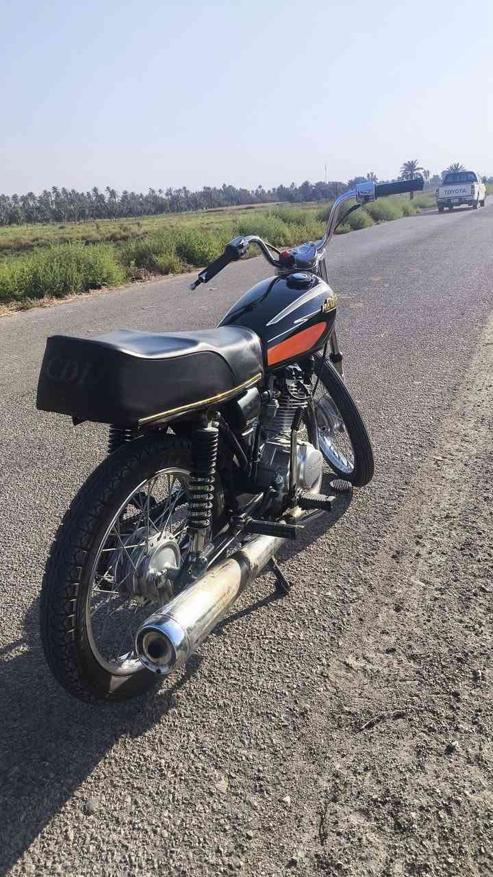 اربعه گير محرك سيجي نامه مشيف مديل 24
شاصي شلامجه اصولي مديل 14 
عقل رياضي لايت أمامي وخلفي 
صالنصه شيرازي الأصلي 
شلعه + معدل + فصله 
دراجه بيها نقص راصطه فقط 
السعر النهائي 600 قفل مابيها كل مجال 
للأستفسار أكثر رقم الهاتف ***********
