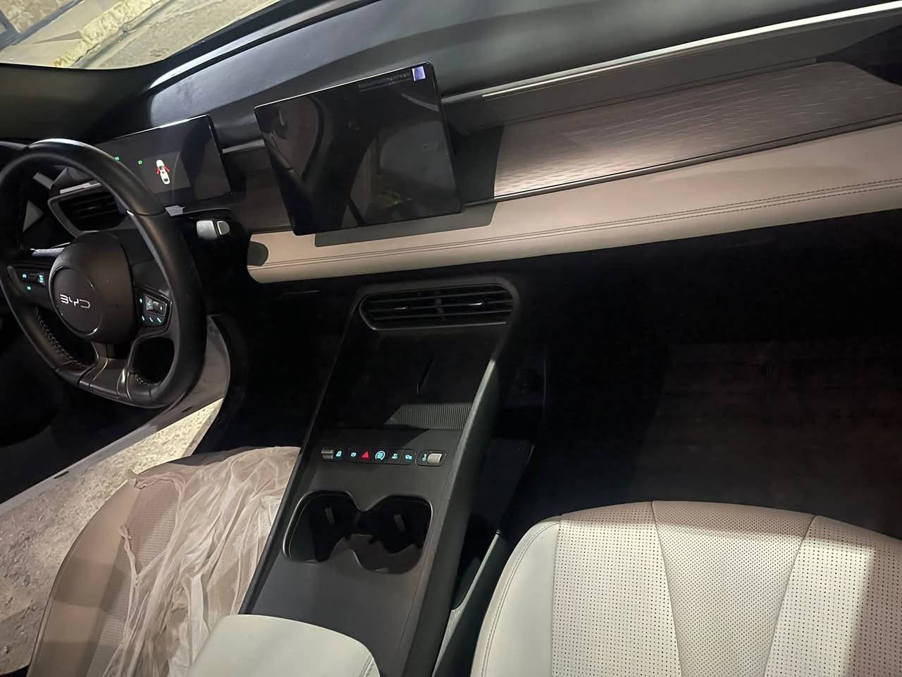 Byd sale05  هيجي نيه ره قم هه ولير به ناوي خومانه پاتري گه وره يه  گير له سوكان 128فول مواصفات نرخي 150$مجاليكي كه مي تيدايه ته نيا 4000هه زار رويشتوه روني گوراوه موديل 2025 موبايل ***********
