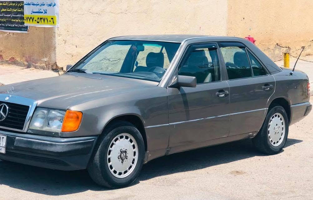 السلام عليكم سياره مارسدس دب موديل 1989رقم نجف مشروع وطني بسمي تحويل ثاني يوم السياره مصبوغه حزام جماليه السيارة حلوه وخير من الله صدر جديد تايرات جديد تبريد خير من الله دوشمه دواخل جديد مكان السياره واسط كوت مركز المدينه الاستفسار انتصل على الأرقام التاليه ***********/***********السعر 50وبيها مجال بصيط حك الجيه
