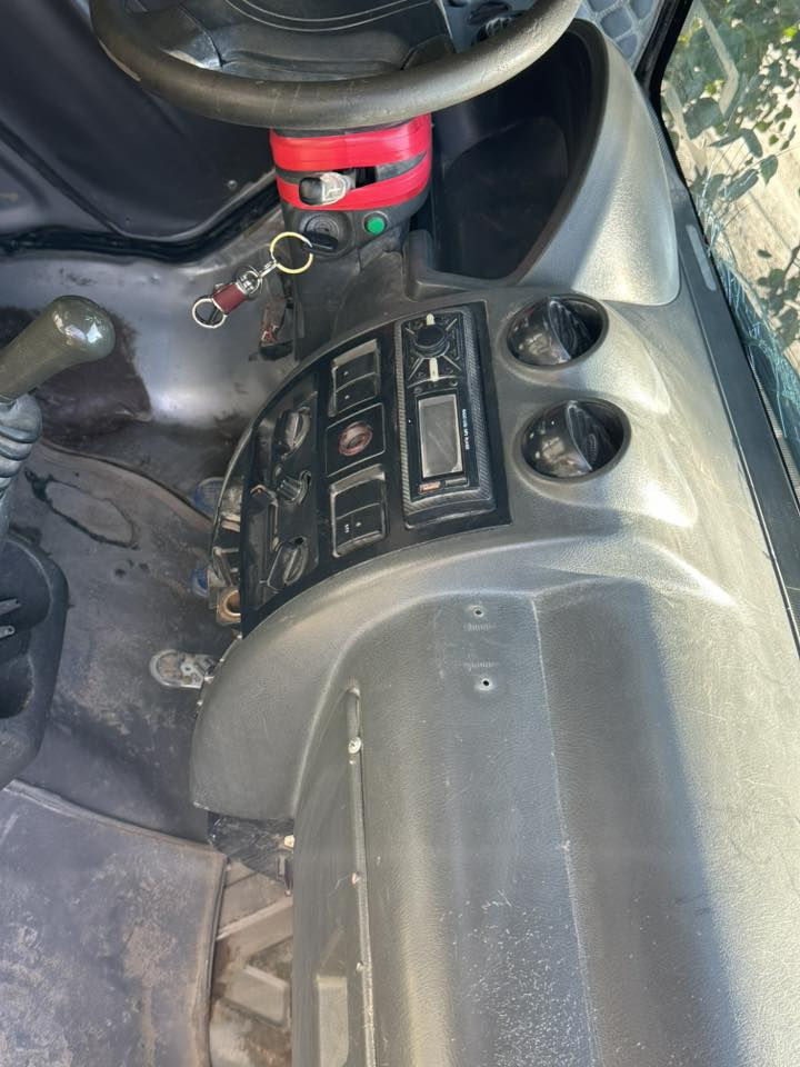 السلام عليكم
بيكم كنو موديل ٢٠١٣ صيني السيارة شغاله  محركها يبخر يحتاج الها ترتيبات مكانها بابل قرب مجسر الثورة رقم بغداد السنوية بأسمي لغاية ٢٠٢٧ 
*********** السعر ٢٢
