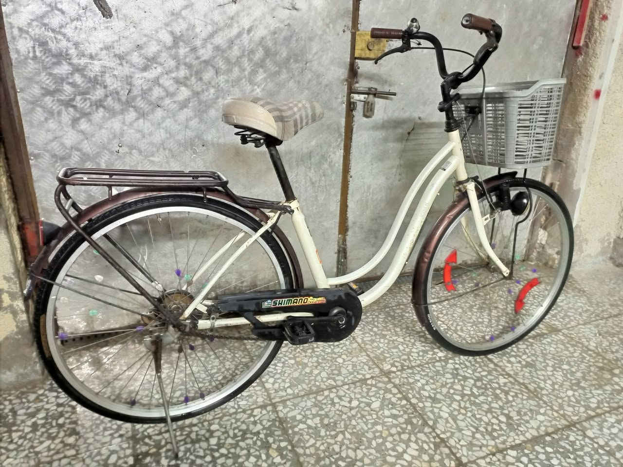 للبيع عواج ويل وره خفيف65 مكان الشعب ***********
