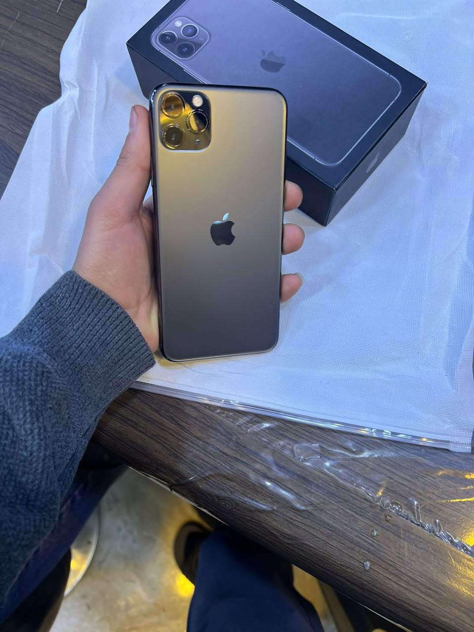 اسلام عليكم آيفون 11 برو ماكس لون فيلي نضيف حيلل نضافه 95 ل 100 ذكره 256 بطاريه 93 الجهاز شرط مامفتوح فقط بطاريه مصعد فقط كلو شغال فيس ايدي شغال مابي اي خلل تك سيم عراضي كامله ويا كرتون و 5 كفرات لل بيع السعر 390 وبي مجال مكان موصل حي الوليد ***********
