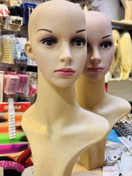 وصل وجبة جديدة من اللعابات المجسمة 
التعليمة تصلح تعليمه وتصلح لعرض الباروكات والتوج 
طول الملكان ٨٠ سم  مع الاستان .
السعر فقط ٢٥ الف 
للحجز والاستفسار دايركت او وتساب 
***********
