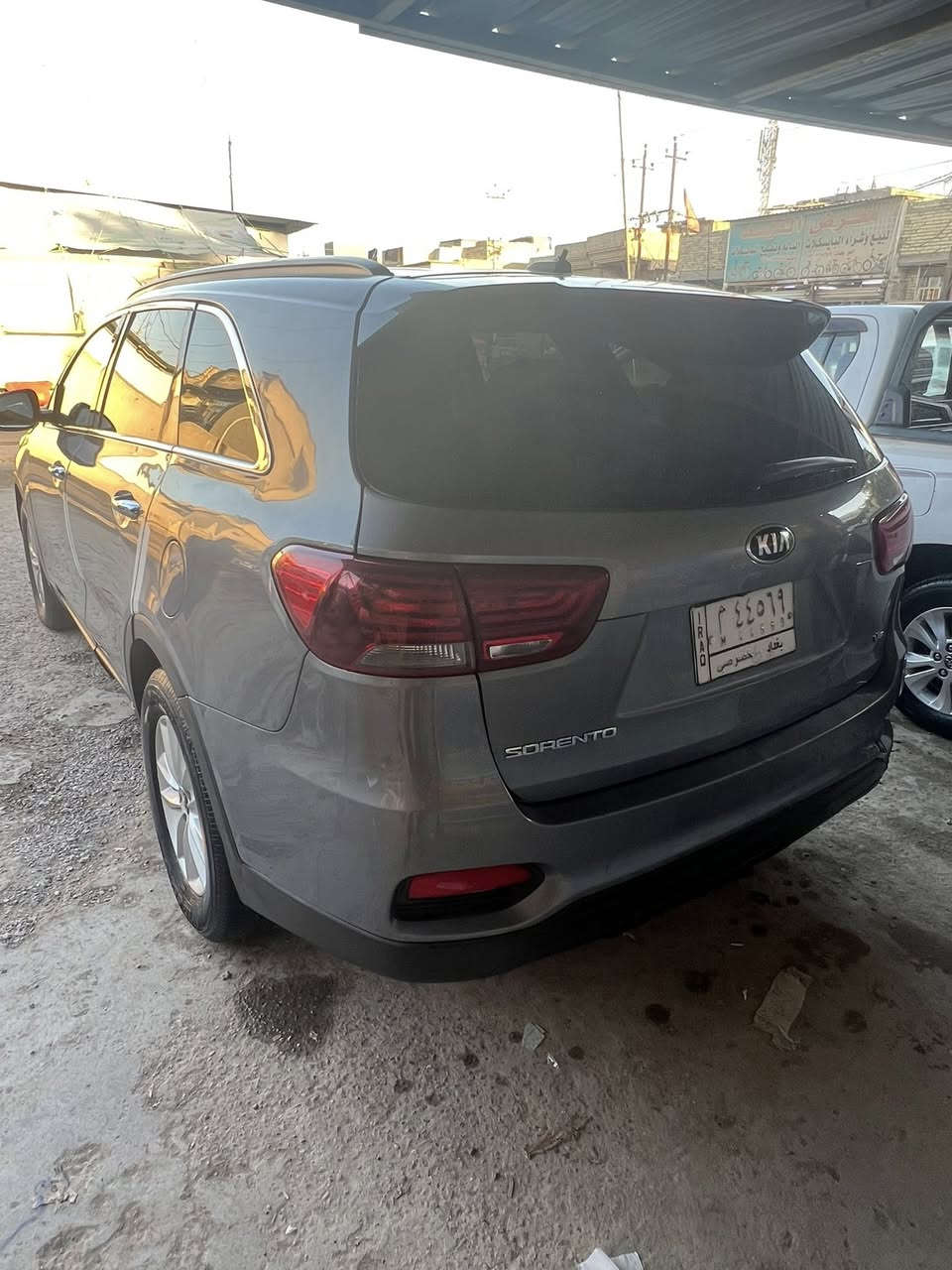 السلام عليكم سياره سورنتو 2020   رقمها بغداد سيارة جاهزة خير من الله وارد أمريكي 6سلندر 7راكب    بيها بس تبديل باب  سعر 188  ￼وبيها مجال بسيط 
لاستفسار اكثر 
***********
