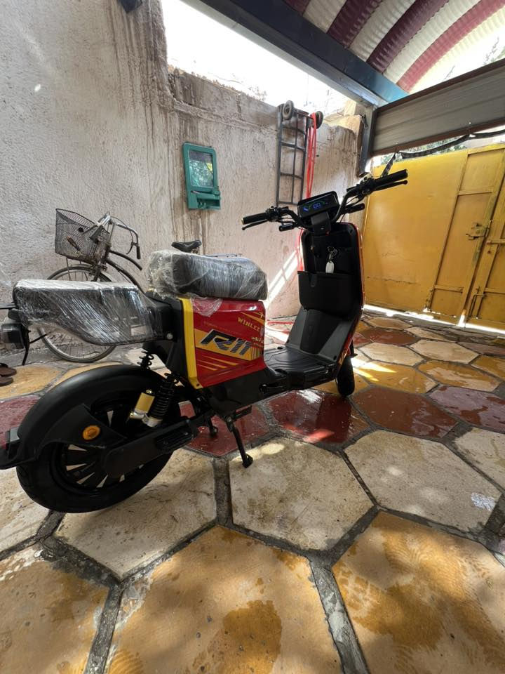 دراجة r11 نضيفة
الدراجة بدون اي نقص 

بطاريات 32 امبير نص عمر

دبل سويج ودبل بصمة مع كارت التشغيل

السعر 465 وبيها مجال بسيط

لتواصل ***********
