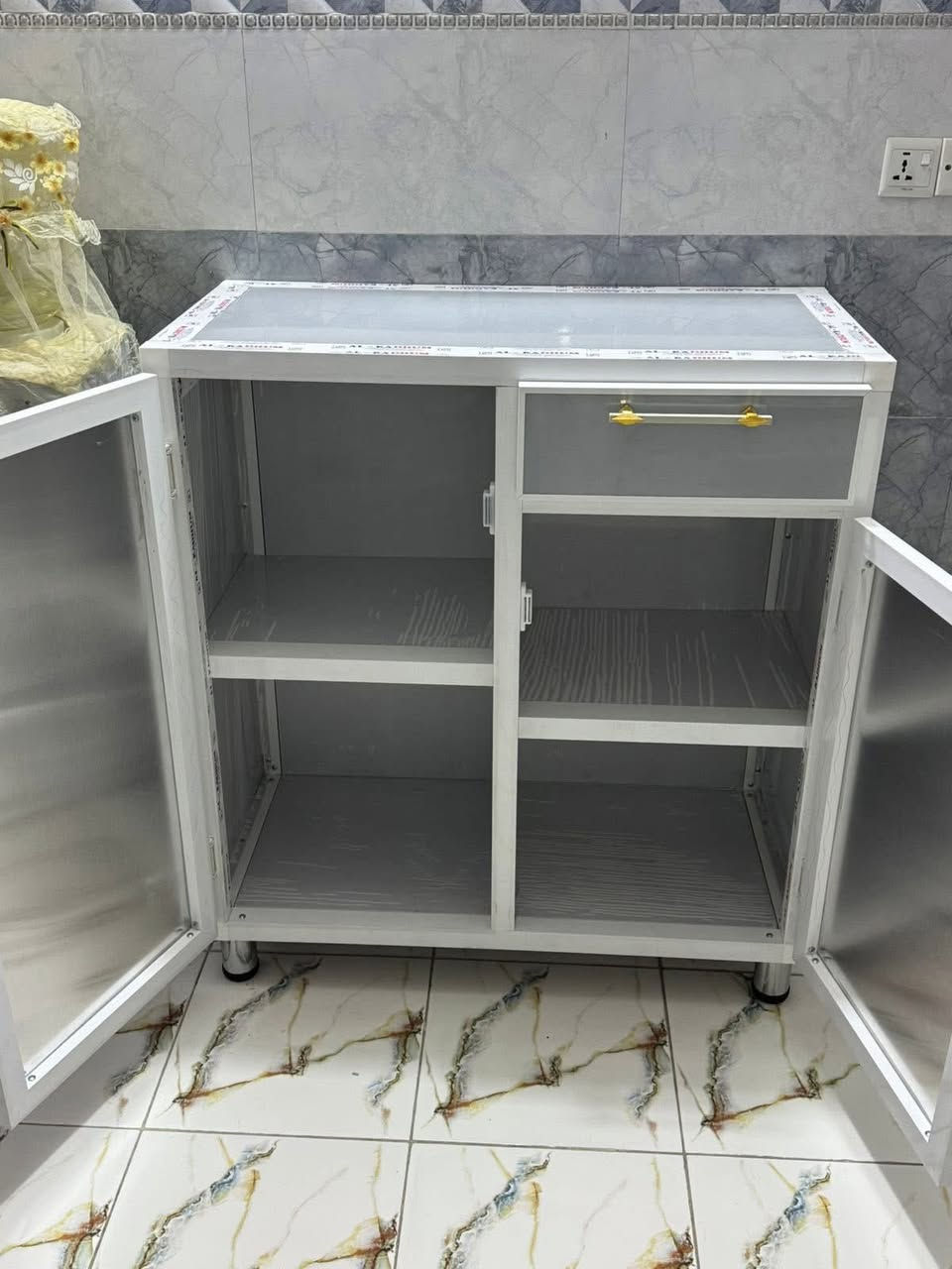 ملحق مستخدم ٦٠
ميز مراية ٦٠
ميز مكتبي زحاجي ٦٥
ميز بلازما خشبي ٦٠
مايكرويڤ مستخدم  ٨٠
عنوان الاثاث الفلوجة حي العسكري


**إذا كنت صاحب هذا الإعلان وتريد حذفه لأي سبب، رجاءا أرسل رسالة إلى الدعم الفني**