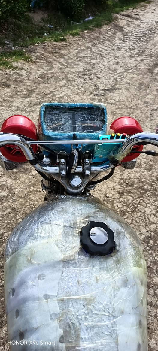 دراجة تايكر البيع نضيف ومكفول  موديل 2021كفاكه عامه وكله شقا مكان صويره السعر 450وبيه مجال ***********
