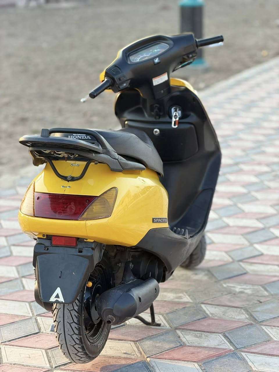 سلام عليكم سبيسي ياباني للبيع
اول فتحه بوش وبستم كابريتر بلاد تخم تاير جديد 

متواجد فقط اتصال… ***********
