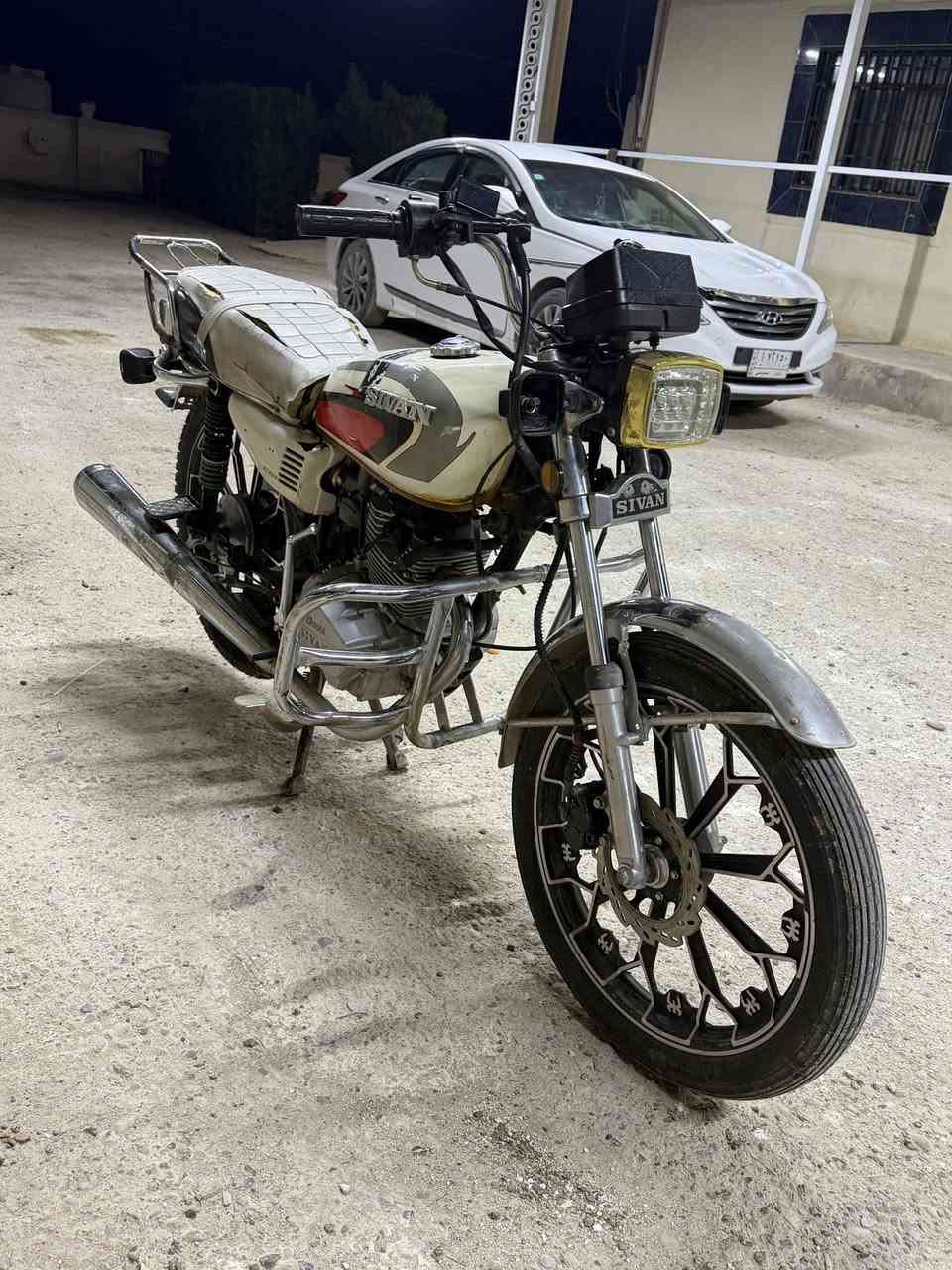 للبيع
ماطور سيفان موديل 22 محدث 24
الاتصال على الارقم 
(***********)
