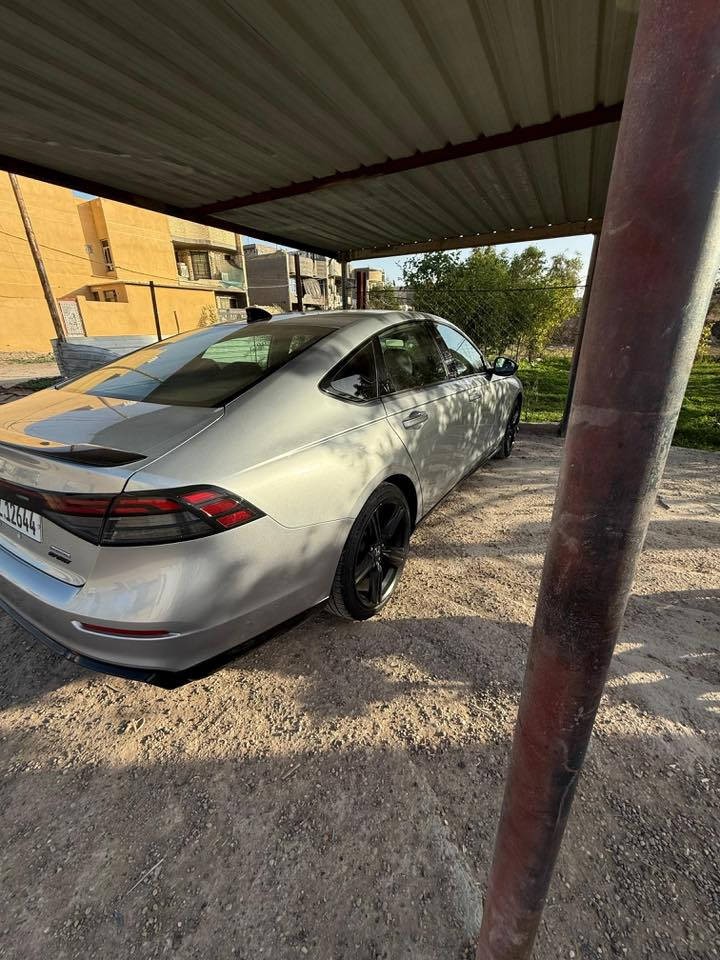 السلام عليكم
هوندا اكورد هايبرد_(2024) فئة Sport-L

عدد المسافه  20,000mile بعدهة زيرو

• المحرك  hybrid دوش 

المواصفات:

•تشغيل عن بعد

•فتحه

• كاميرا خلفية

• كراسي امامية كهرباء مع  ذاكرة خزن

• رادار امامي

•نقطة عمياء

• مانع تصادم 

• تصحيح مسار

• شفتات بالستيرن

• مثبت سرعة

• دخول ذكي 

• إنارة ترحيبية

• هندبريك كهرباء

•لايت عدسات زينون

• نظام اوتو لايت Auto

• لايت العالي زنون 

• حساسات مطر 

• أوامر صوتية

• 3 أنظمة قيادة (eco, ev, sport)

• تدفئة كشنات 

•كشنات جلد  

.ايرباك ستيرن وبردة فقط

.سيارة نضيفة وجديدة بمعنى الكلمة

حادثها موضح بالصورة دعامية فقط واطراف الجاملغ راجع عالبارد 

لا يوجد صبغ

السعر 210 وبيها مجال

مكان ابو غريب جسر الزيتون 

***********
