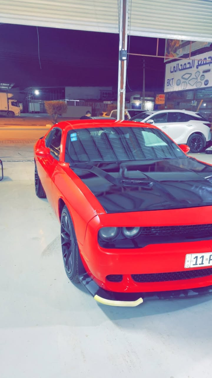 السلام عليكم
السعر 135 سعر نهائي قفل
بدون مراوس 
اقره تفاصيله كامله اله تتصل 
جالنجر 2017 رقم بغداد تحويل مباشر 
مكينه 3600 SXT معروفه مواصفاته
سياره بيه صبغ قطع بجم وباب سائق يعني 4 قطع جاملغين وبنيد باب 
حادثه بجم لغد وشاصي يمنه تعمير
اكفلك السيارة من كص مابيه كص ابد 
كير ومكينه وصدر وتبريد كفاله 
ماشيه تقريبا 89الف ميل 
لدات اناره بلبيبان
  نغمتهن حلوه 
سيرفس كامل شرط ولا كلوب مشتغل بلدشبول 
مشط ستيرن وصدر جديد 
سياره جاهزه مابيه نقص
مكانه الانبار فلوجه 
***********
