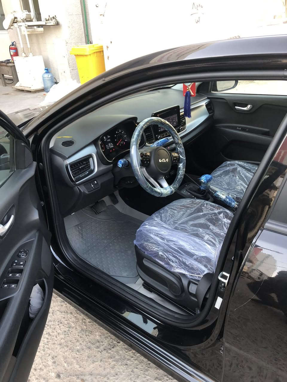 السلام عليكم كيا ريو مديل 22معوقين بأسمي رقم بصره حادث منشور بصور تبديل قطعه وحده الچاملغ جهت السائق البنيد بي شغل گد شبرين وحافت الباب بيهه شغل اثر شخوط مكينه 1600 /8نمر /8نوزل 
يرباك برده جهت السائق والستيرن 
مكان السياره بصره القبله 
السعر 120
***********
