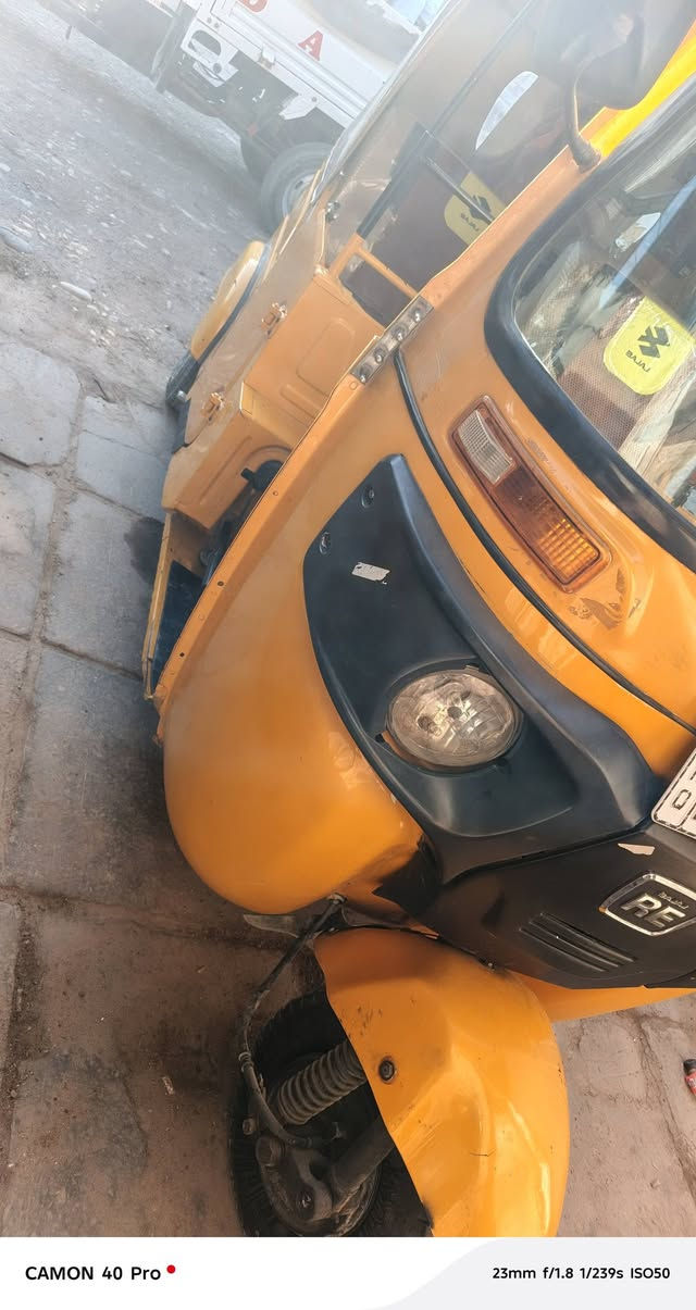 سلام عليكم ٢١ شهر ١١ ذي قار احله من صوره تخم تاير جديد كهربائت كلها شغاله
مكينه بوشه وبستم لدرجة جاهزه نضبفه لا خياس 
بيه طخه بصفحه مكاني نصر *********** السعر ٧٥٠٠ بيها مجال
