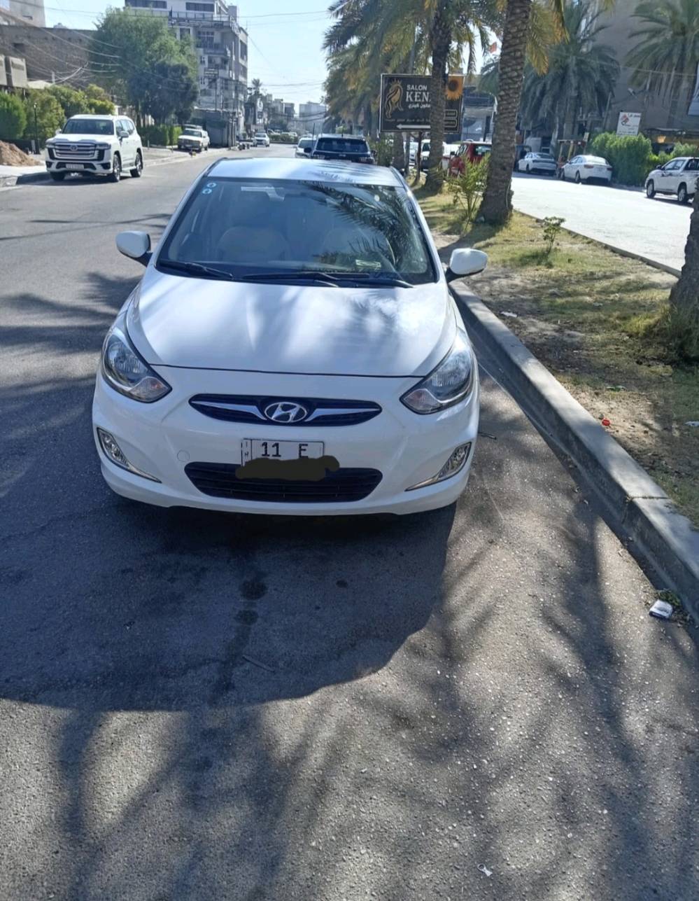 هيونداي اكسنت 2013 ماشية 54000 محرك 1600 دبل قطرة باب بجانب السائق ربع صبغ والباب الخلفي مبدل بلادي للاستفسار الاتصال ***********