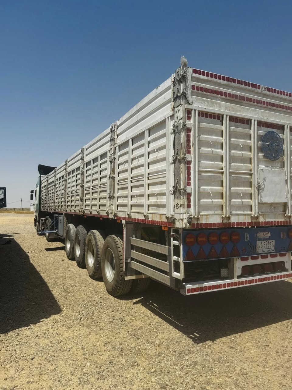 سلام عليكم للبيع اكتروز ١٩٩٦موديل وعربانة عبد الله جوهر موديل ٢٠٢٦   اتريد بس الكله او كامله او بس العربانه سنويه ٢٠٢٨مشروع وطنيه السعر ٣٩٠$مكلف بنشر رقم هاتف***********
