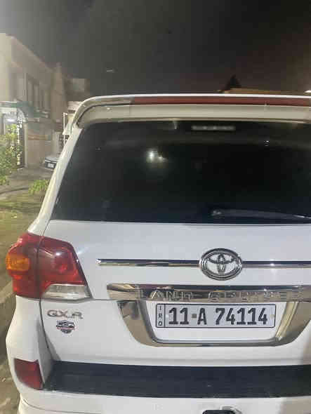 السلام عليكم لاندكروز 2008 محدث 2015 سياره جاهزه من كل نواحي بيها قطع صبغ ابيع حزام قماره تكم مكفوله مكاني بغداد 237 ورقه بيها مجال ***********
