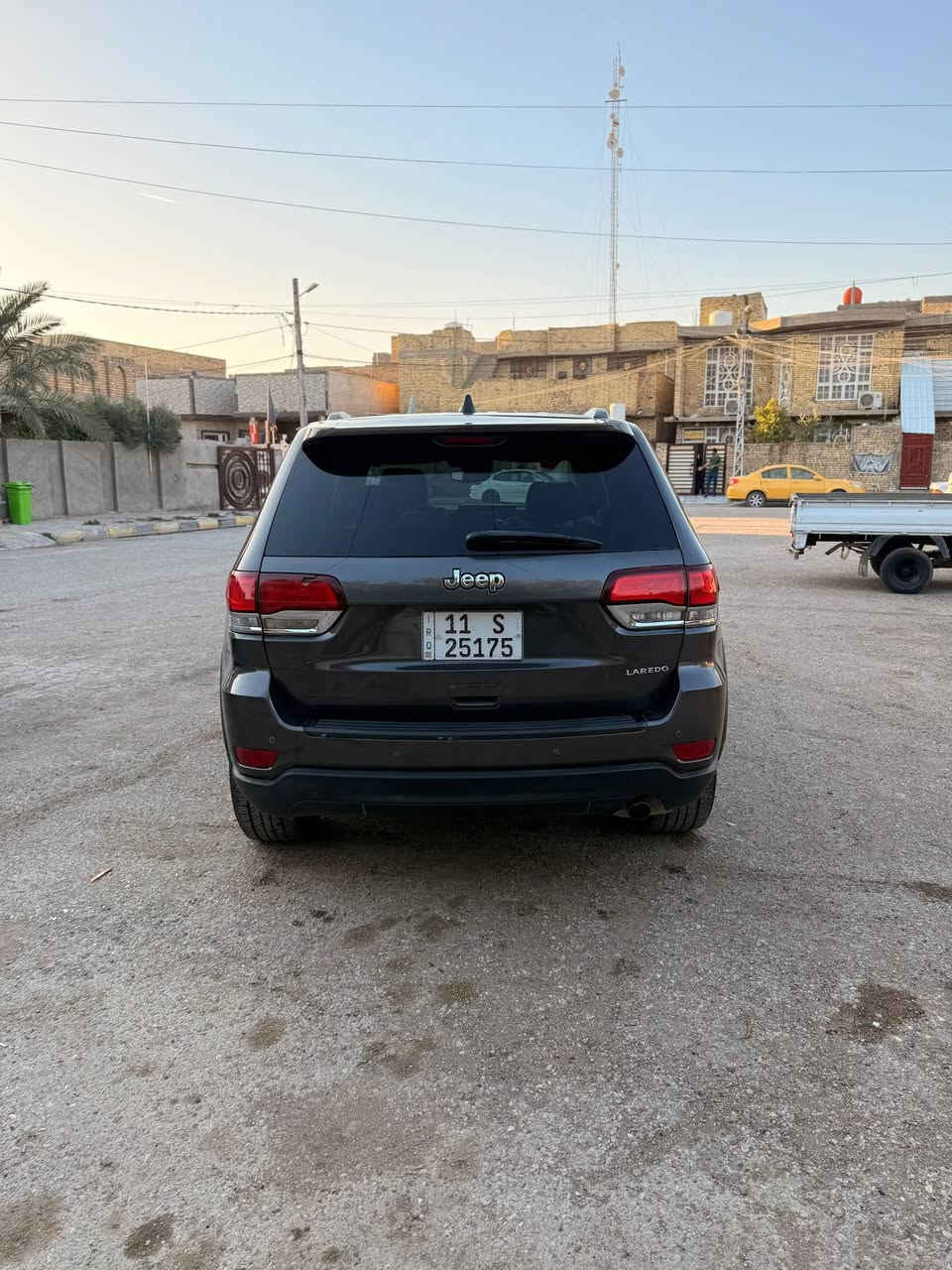 من رخصة الادمن طبعآ🥰 
راح اذكر كلشي احسن الك والية
للبيع فقط بدون مراوس جيب لاريدو موديل ٢٠٢١ امريكي ضررهة خفيف تبديل بنيد ورش الجاملغلات الامامية بدون اي دواخل شرط الفحص كير جديد كلش محرك مبدل بساتم مال ٢٠١٤ شرط بدون دوانز او تنقيض او تبخير حدادية جاهزة ١٠٠% تخم تاير قبل شهر شادلهة ماشية ٦٥  مواصفاتهة معروفه 
رادار
تحديد مسار 
تتبع  مسار 
حساسات خلفيه
 توقف  ذاتي  عند الرجوع
5 بصمات
اطفاء ذاتي 
وصار بيهة ضربة بالجاملغ الخلفي الايمن وشوية من الباب وعندي صورة قبل الصبغ حتة تتاكد بنفسك السيارة امانه الله جاهزة مجهزة من كلشي اي نقص ممخلي بيهة وشادلهة منظومه غاز ٨٥ لتر يعني تمشيك ٦٠٠ كيلو ب١٥ الف السيارة بالكوت باسمي شوكت متحب اجي ابصملك ورقم الشاصي وصور الضرر بالمنشور السعر ١٨٩ وبيهة مجال للطيبين اي استفسار ***********
1C4RJEAGXMC813265
