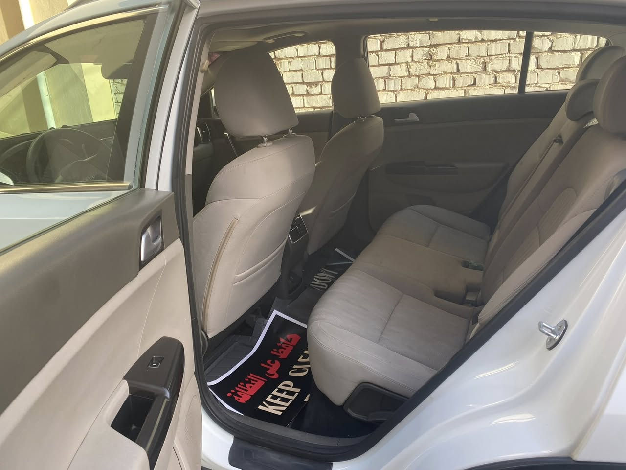 السلام عليكم سبورتج 2018 خليجي السياره بيها بارد خفيف اسفل الباب مال الصدر والخلفية فقط جاهزه مناقصها اي شي سعرها 180 وبيها مجال بسيط مكان السيارة صليخ ال600 اليحب يستفسر يتصل ***********
