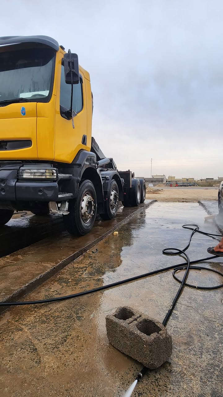 رافعة حاويات البيع جاهزه من كلشي تشتغل ابخطهه رقم واسط انكليزي ***********
