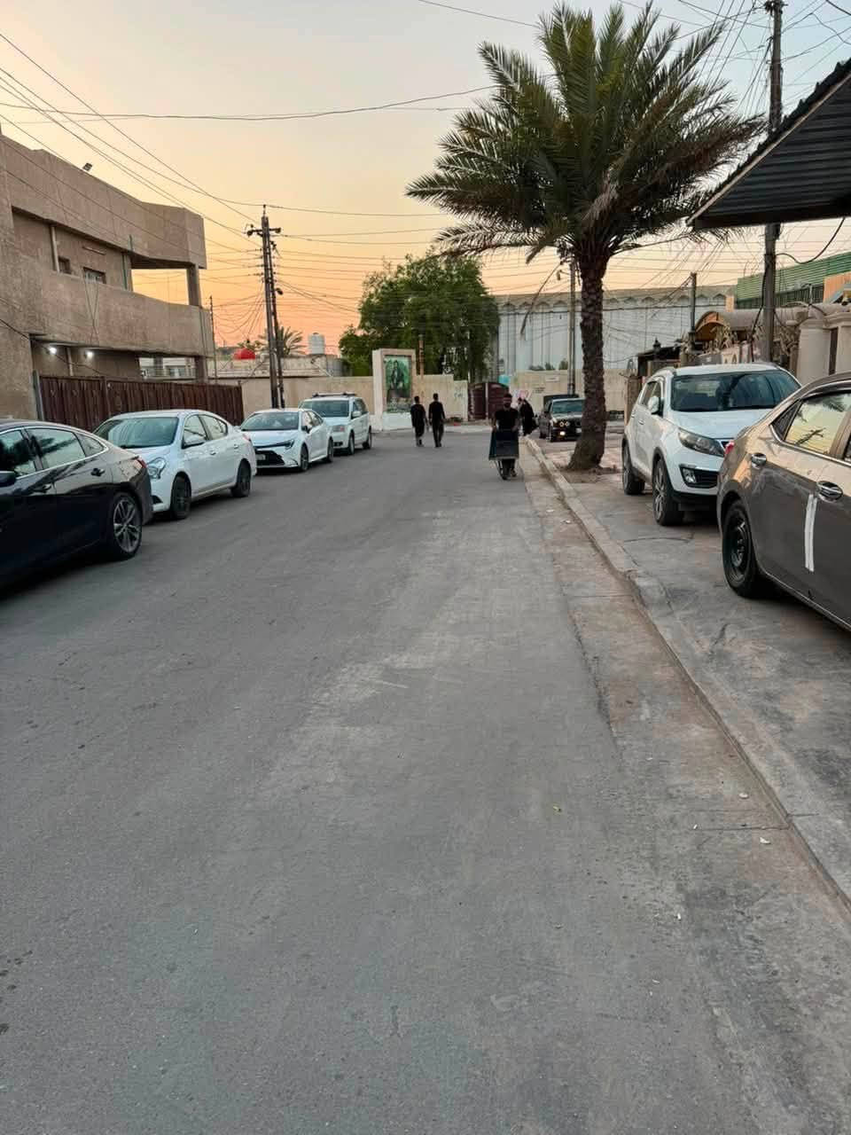 سلام عليكم بيت للبيع يتكون من طابق ونص مساحه 102 بغداد حي جهاد قرب مدرسه العباس تفاصيل خاص او واتساب ***********
