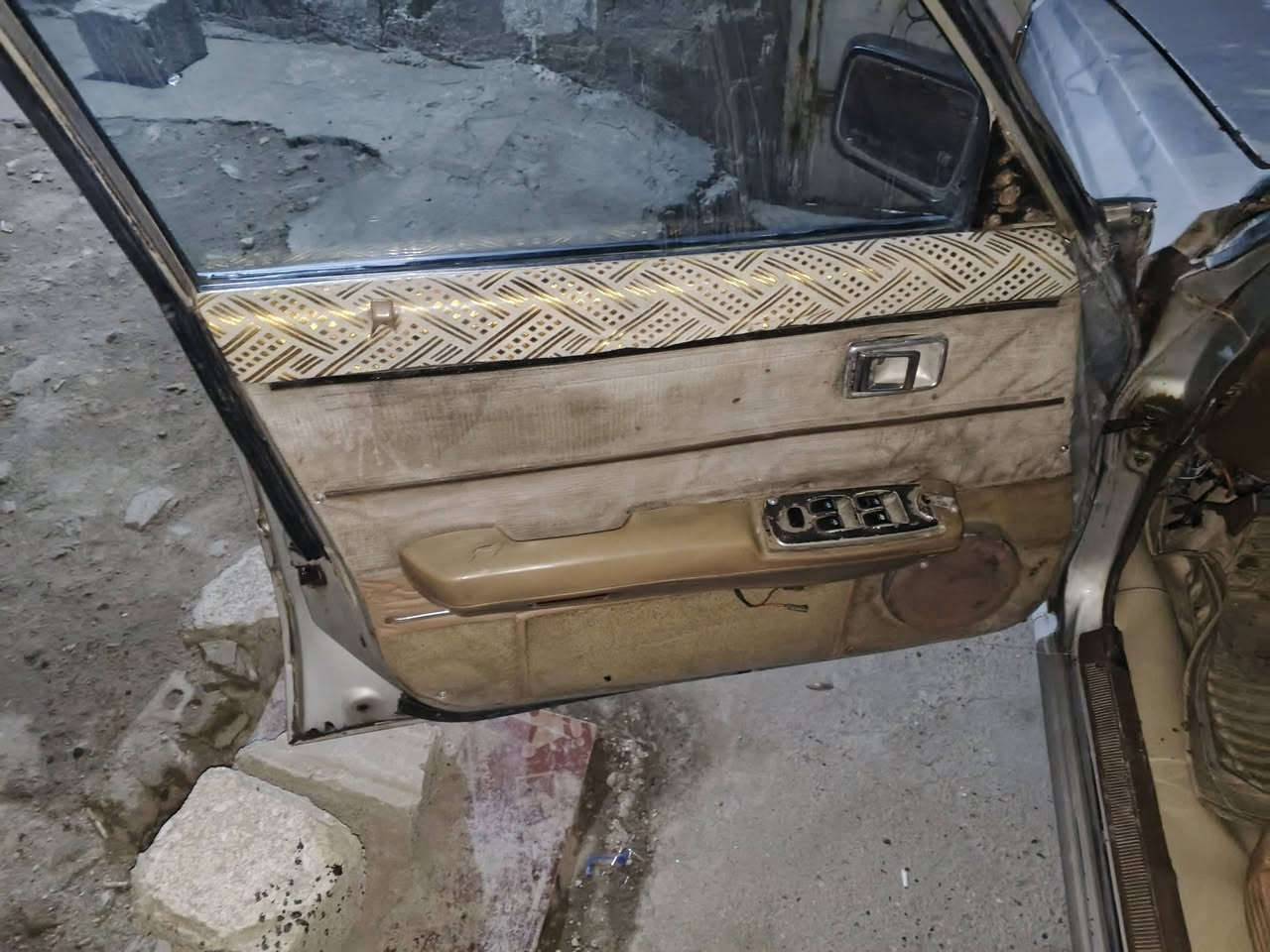 اسلام عليكم البيع سوبر ٨٢ كير ومكينه وينجي سياره هسه كملته بسمي سياره سعر ٤٠ وبيه مجال الرقم ***********
