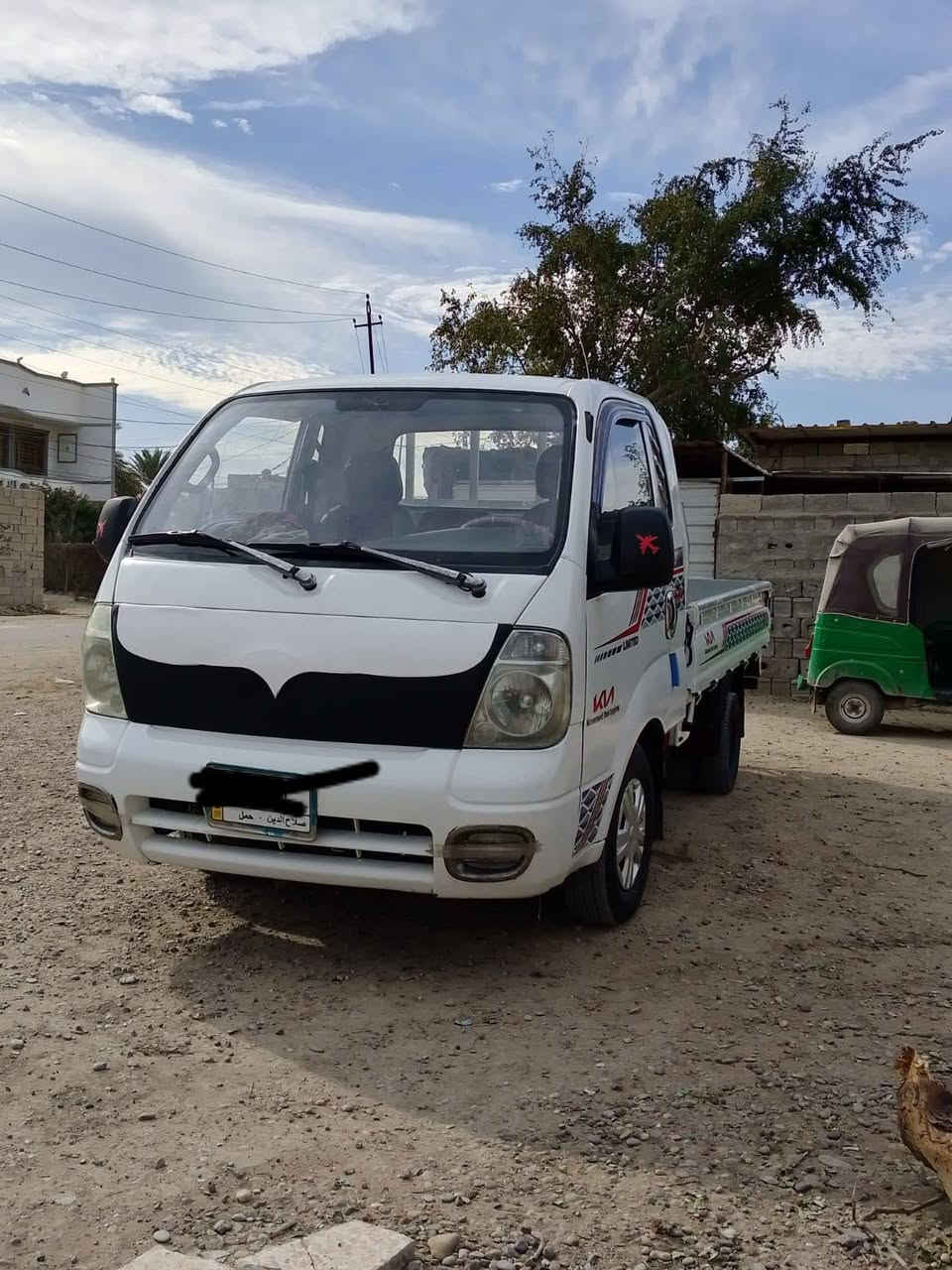 السلام عليكم كيه عموشه حمل للبيع موديل 2009 رقمها صلاح الدين مشروع وطني تحويل ثاني يوم تخم تاير اكسل كير محرك مابي صرف تبخير فقط كهربائياتها كلها شغاله سنويه نهايه 2027 مكان بغداد الشعله رقم الهاتف *********** السعر 90 وبيها مجال
