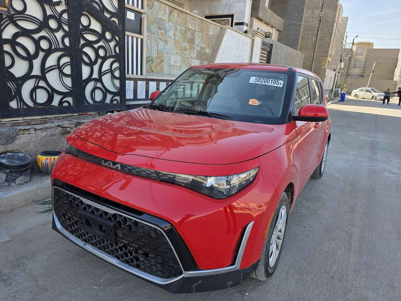 للبيع كيا سول 2025 
السيارة دخول جديد ماشية ١٧ الف 
صور حادثها و السونار و رقم الشاصي مرفق بالمنشور 
السيارة كلش جديدة و ما بيها اي نقص داخل بيجي 
حادثها بنيد تبدل و سحب كلش بسيط بالشاصي الايسر ما مبين اصلا و السونار موضح كل شي 
السعر / 145 $ و ماكو هيج سعر بموديل ال 25  
مكاني /  الحلة / حي الجامعة 
للاتصال / ***********
