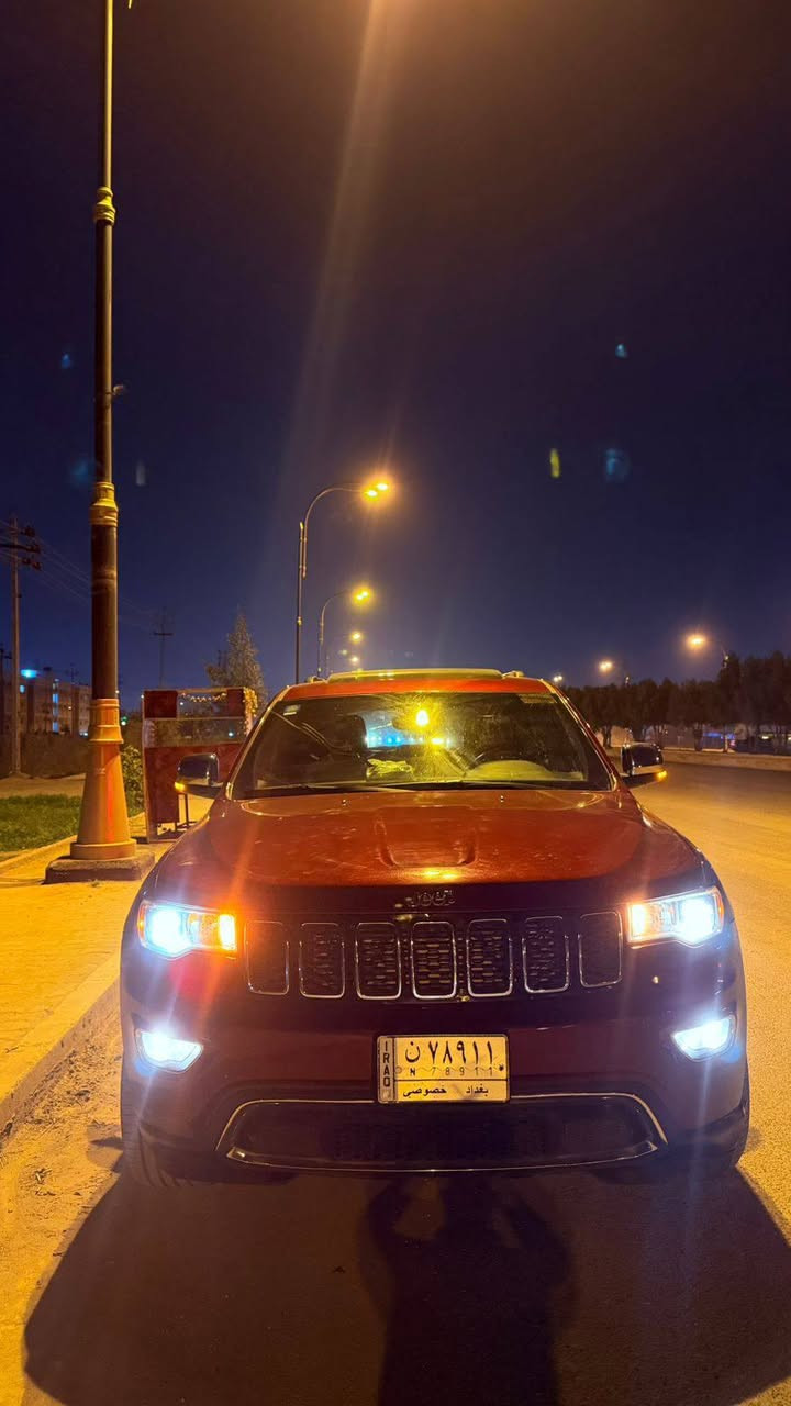 جيب شيروكي 21مكانه بل حله فول مواصفات صور الحادث موجوده ايريده يتصل منتفاهم على تفاصيل ***********او***********
