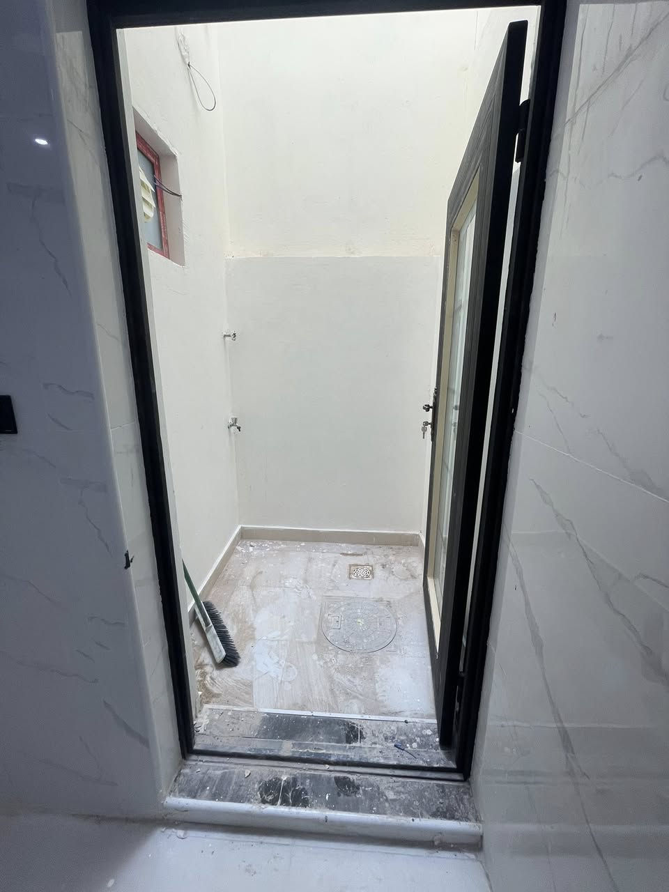 يالله🤲🏻
بيت 50 متر .. بمواصفات بيت 100 متر🏡

 مساحة بيت 50 متر واجهة 4 م × نزال12.30م)

🍀بيت زيرو غير مسكون 2026

🍀3 غرف منام نوم مريح وعزل تام.

🍀صالة واسعة تجمع العائلة بكل حب.

🍀مطبخ نظامي عملي ومريح لربة البيت.

🍀السر مو بالمساحة .. السر بالتوزيع الذكي

🍀شاهد الصور وانطونا رأيكم هل تتوقعون هاي المواصفات تكفي بـ 50 متر؟"

📍حي جهاد مقابيل العاب المزايا افضل مربع حي جهاد
الهاتف ***********
***********
