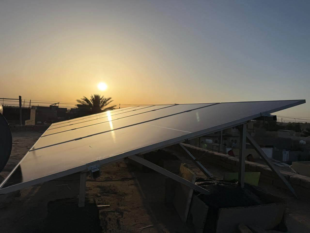 ️🔋 تم بعون الله تجهيز وتنصيب منظومة طاقة شمسية متكاملة بقدرة
⚡ 10 أمبير نهاري + 10 أمبير ليلي
واسط / قضاء الصويرية 
في بيت الأستاذ علاء المحترم

مكونات المنظومة كانت من أفضل المناشئ العالمية لضمان أعلى أداء واعتمادية:

✅ بطارية داينس سعة 10 كيلو واط
ضمان حقيقي لمدة 5 سنوات
خزن قوي، عمر تشغيلي طويل، وثبات عالي بالطاقة.

✅ انفيرتر Deye بقدرة 6 كيلو واط
ضمان 5 سنوات
من أقوى وأفضل الأجهزة بالسوق من ناحية الكفاءة وتحمل الأحمال والإدارة الذكية للطاقة.

✅ ألواح LONGi بقدرة 620 واط
ضمان 15 سنة
ألواح عالمية معروفة بالإنتاجية العالية والأداء الممتاز حتى مع درجات الحرارة المرتفعة.

✨ تم تنفيذ العمل باحترافية عالية مع تنظيم كامل للتوصيلات والحمايات لضمان أفضل أداء وأعلى درجات الأمان.

راحة، توفير، واستقلالية بالطاقة على مدار اليوم ☀️⚡
ونحن مستمرون بتوفير أفضل الحلول والمواد الأصلية لزبائننا الكرام

للتواصل 
للاستفسار ***********
*********** موقعنا واسط قضاء العزيزية مقابل مركز الشرطة
