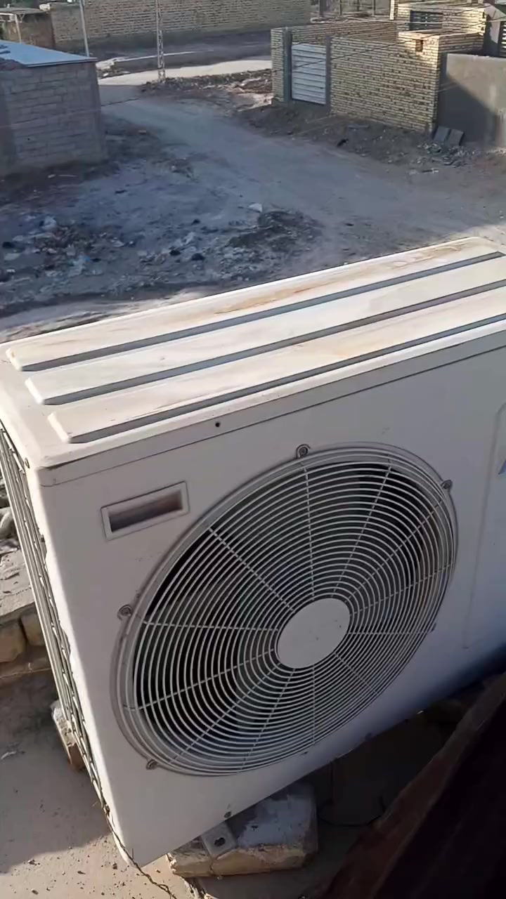 سبلت طنين نوع AUX الاصلي مو الصيني شرط الشغل والتبريد ظمان بيه بسعر مناسب والي ما يعرف AUX يسال اي مصلح عند النوعيه الي شراي هدا  رقمي ***********
