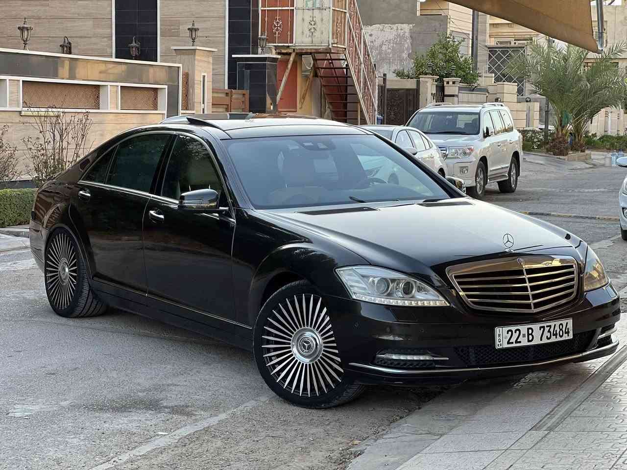 � للبيع | Mercedes S350 – 2013
لون أسود متغيّر مميز – خليجية
رقم أربيل باسمي

✨ مواصفات السيارة:
• نسخة طويلة – فول مواصفات
• فتحـة سقف بانوراما
• تشغيل بصمة + بصمة أبواب
• 5 بردات
• أبواب شفط كهرباء
• الحدادية أمامي وخلفي جديدة
• محرك وگير حالة ممتازة
• ماشية 150 ألف فقط
• جاهزة من كلشي

📍 الموقع: بغداد – اليرموك – 4 شوارع

📝 ملاحظات مهمة:
• صبغ 5 قطع فقط بدون دواخل
• فحص سونار كامل موجود

💵 السعر: 210 ورقة

📞 للاتصال والاستفسار:
***********
*********** (واتساب
