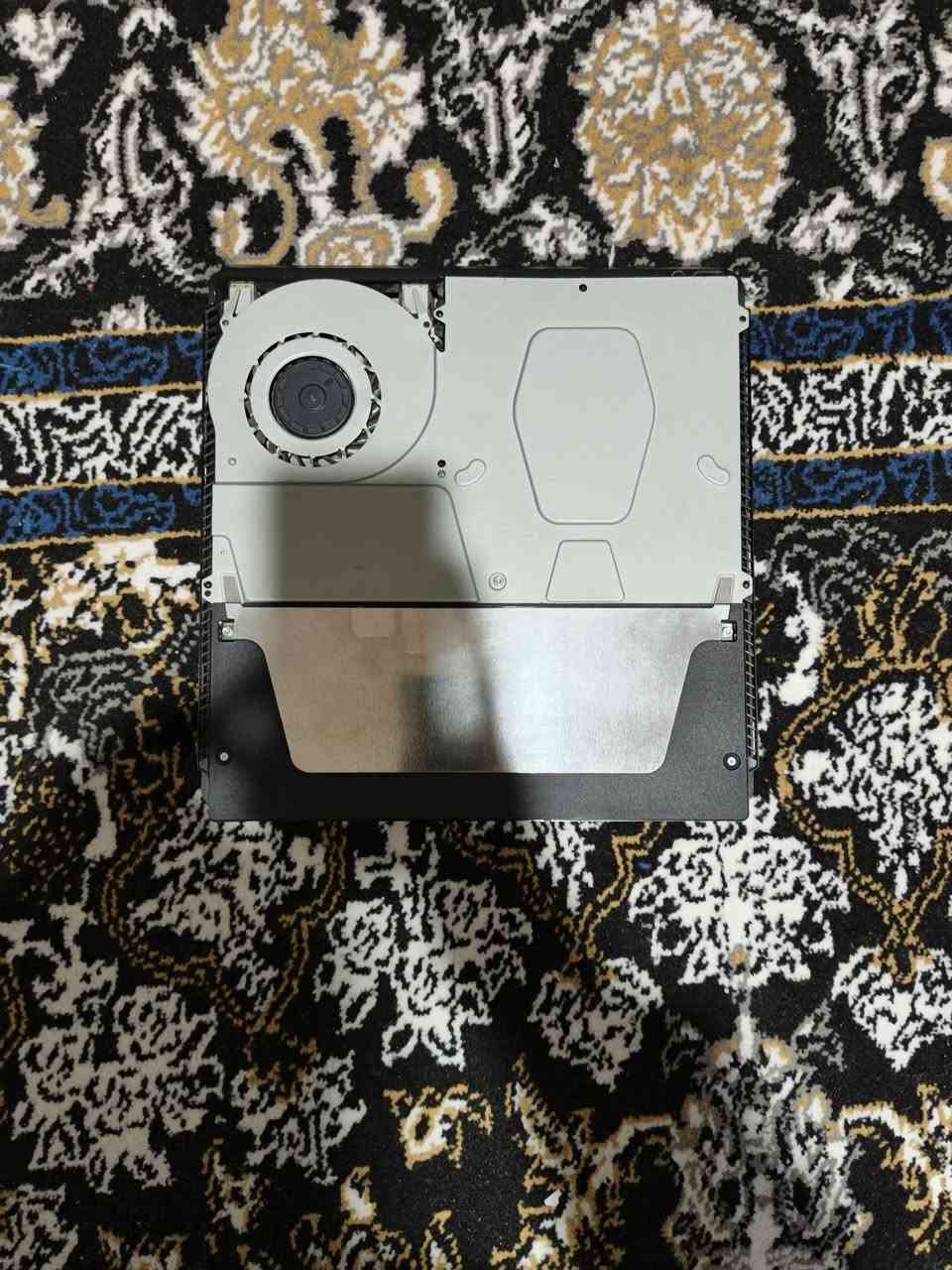 السلام عليكم بلاي 4 سليم النظافه 100% الجهاز وياه ثلاث سيديات فقط ما ابي جواسيكات السعر 300,000 الجهاز نظيف وبالعافيه علي ارضي عنوان ابو غريب المهندسين***********
