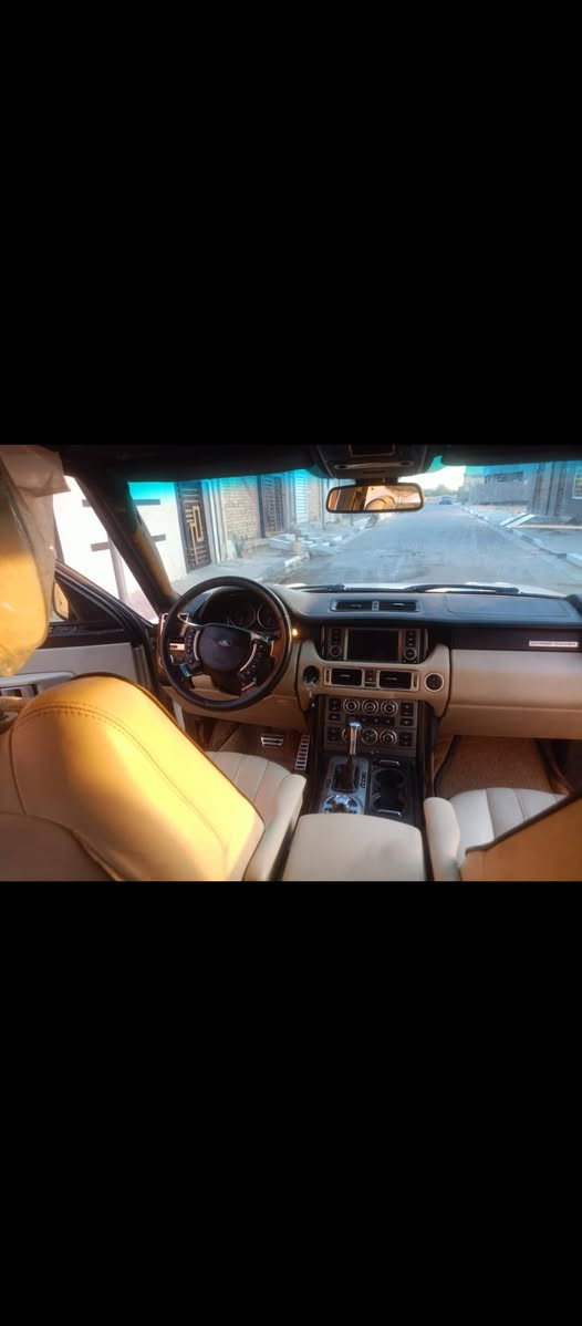 رانج روفر موديل 2008  محدثه بجم ١٣  محرك وكير وتبريد جدد تخم تاير  رقم بغداد دولي بدون اي حادث للمراوس وانطي فرق 
السعر ١٢٥  الاتصال ***********
***********
