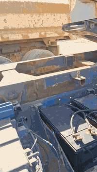 بدي للبيع طوله ٥.٧٥ بدون جك يرادله كاعيه سعر ٢٣ورقه غير متواجد ع النت اتصال ***********
