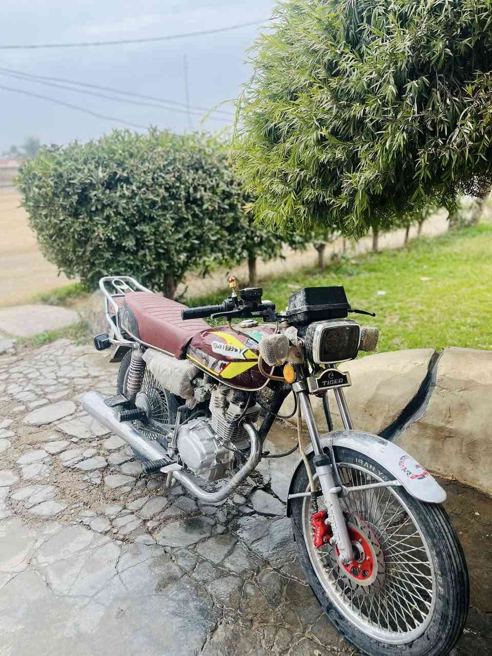 سلام عليكم
دراجه تايكر موديل ٢٠٢٣ لون ماروني دراجه كامله مكفوله من كلشي فقط نقص استان وسط 
مكان شهربان جسر عوني
هـ***********
س ع ر ٥٥٠ وبيها مجال
