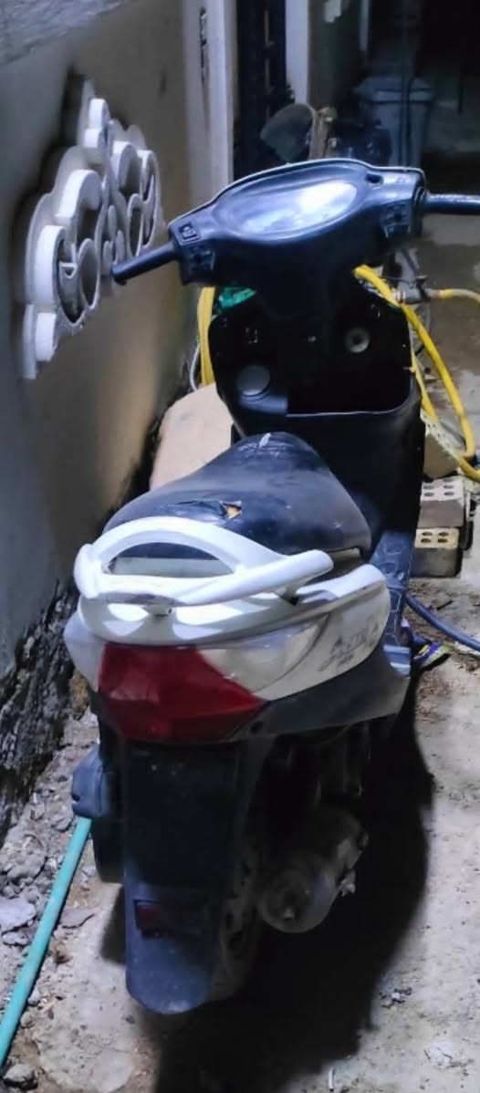 دراجة KYMCO طافية يشتغل بس الكهربأيتة شغالة طافية تجي تحمل وتروح مراوس بدراجة 60بس تكون شغالة أو باسكل  رياضي مرتب    للتواصل خاص


**إذا كنت صاحب هذا الإعلان وتريد حذفه لأي سبب، رجاءا أرسل رسالة إلى الدعم الفني**