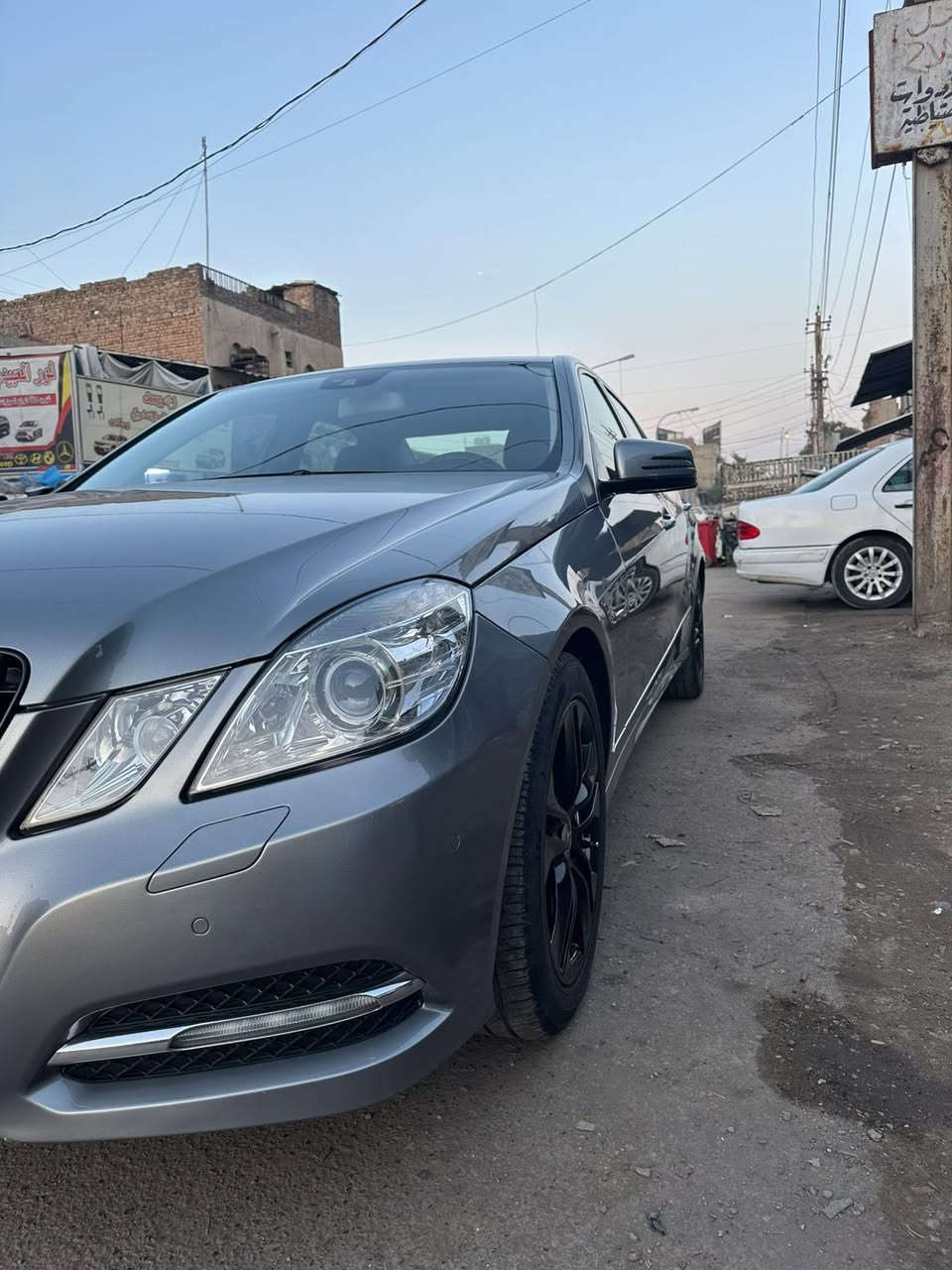 للبيع مارسدس ٢١٢موديل ١٢ مكفوله بيها صبغ دعاميه فقط دهوك بسمي تحويل *********** شارع فلسطين
