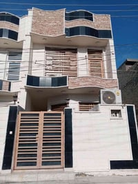 حي ملحق الفارس • ١٠٠م • طابق ونص