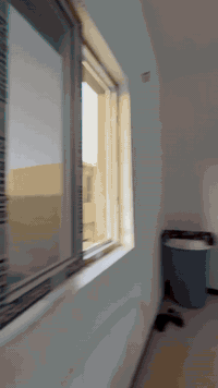 السلام عليكم بيت طابقين طابو صرف مساحه 300 في ابو غريب حي المهندسين قرب السريع يحتوي 5غرف نوم والبيت قديم بس مصروف عليه بل جديد ترميم كامل وشغل بواري حديث ومطبخ حديث ومخزن خارجي بناء جديد وحدائق الي عنده استفسار عن السعر وعن البيت يتصل عله الرقم او يراسل عله هاذ الحساب كورك *********** اثير ***********
