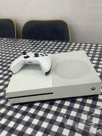 XBOX ONE S • ٥١٢GB • جوستك وHDMI