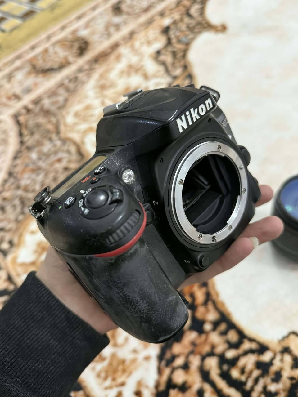 نيكون 7200
نضافه خير من الله شترهه 80٪ 
مكاني حله نادر الثانيه 
***********
سعر خاص وتدلل مارجعك
